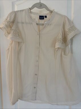 GAP Cream Button-Front Blouse with Crochet Ruffle Sleeves